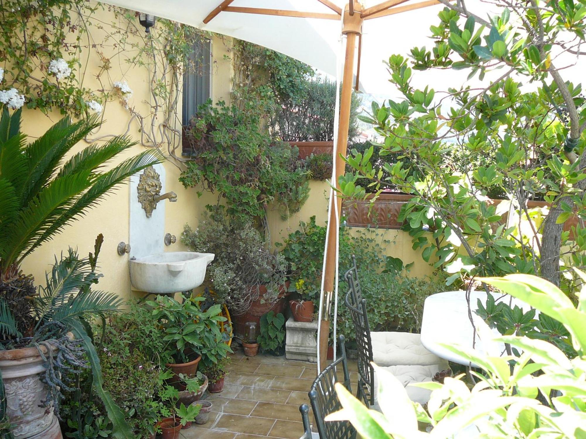 La Terrazza Dei Pelargoni B&B Ventimiglia Exteriör bild